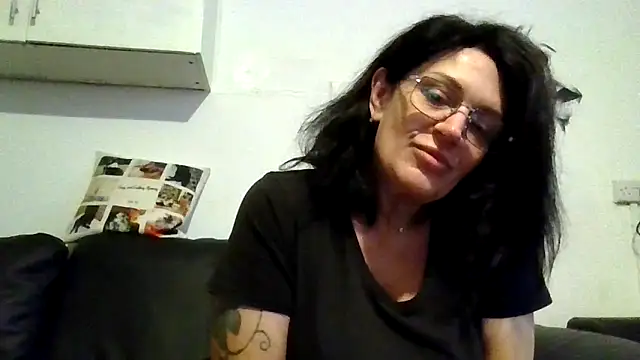 RubyyRosee online show from 06-04-26, 05:35