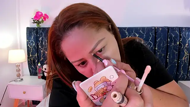 Snapshot of katte_landerr chatting on 05-16-26, 12:59 katte landerr online show from 05-16-26, 12:59