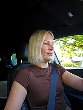 Snapshot of Sunny-Sin chatting on 09-28-25, 09:58 Sunny-Sin online show from 09-28-25, 09:58