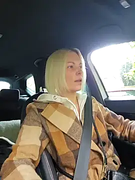 Snapshot of Sunny-Sin chatting on 10-10-25, 09:19 Sunny-Sin online show from 10-10-25, 09:19