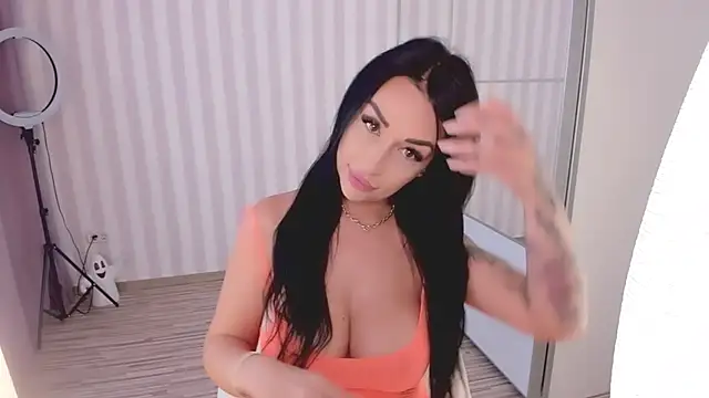 Snapshot of oh_julya chatting on 10-23-25, 12:15 oh julya online show from 10-23-25, 12:15