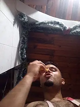 Snapshot of Hotguys111 chatting on 12-18-25, 05:13 Hotguys111 online show from 12-18-25, 05:13