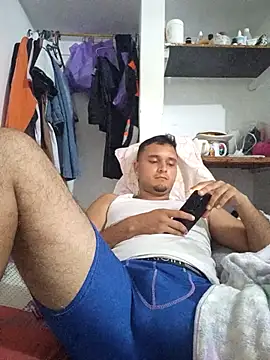 Snapshot of Hotguys111 chatting on 12-23-25, 05:16 Hotguys111 online show from 12-23-25, 05:16