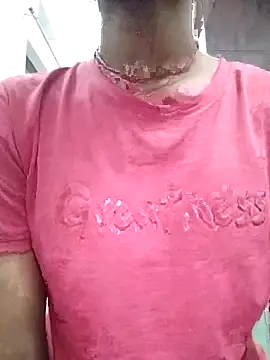 Snapshot of Naina_04 chatting on 09-27-25, 04:34 Naina 04 online show from 09-27-25, 04:34