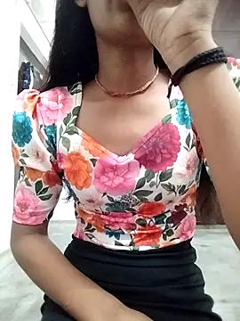 Snapshot of Naina_04 chatting on 10-02-25, 03:52 Naina 04 online show from 10-02-25, 03:52