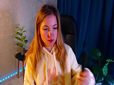 arlana klart online show from 10-11-25, 01:27