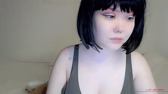 tsunade chan online show from 10-12-25, 05:17