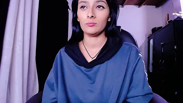 loganher900 online show from 02-06-26, 06:29