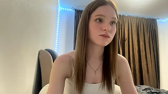 Snapshot of GwenFay chatting on 09-10-25, 04:40 GwenFay online show from 09-10-25, 04:40