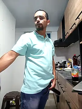 stivenlujan69 online show from 01-07-26, 03:09