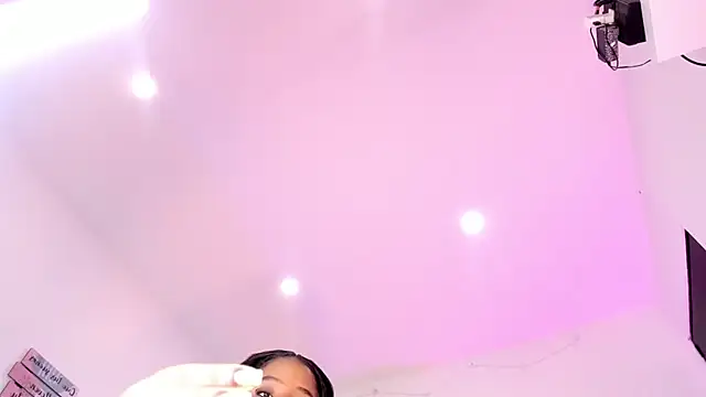 Snapshot of Elsie_morris12 chatting on 04-15-26, 10:21 Elsie morris12 online show from 04-15-26, 10:21