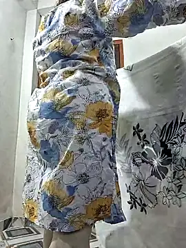 SIMIHOT online show from 10-18-25, 03:24