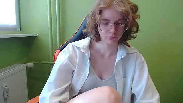 juicyPenny online show from 05-05-26, 06:21
