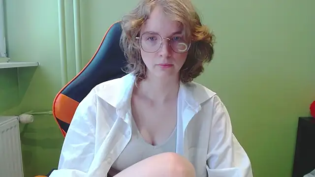 juicyPenny online show from 05-12-26, 06:32