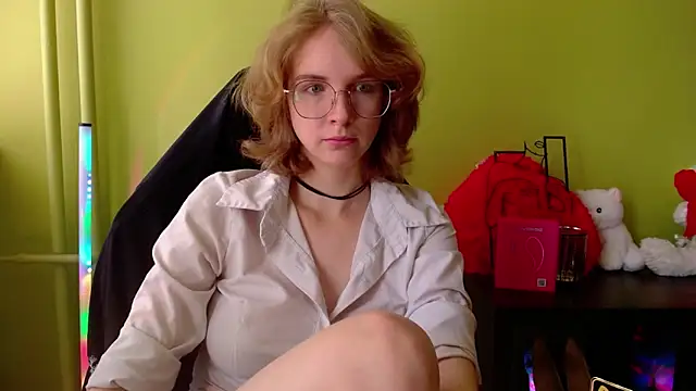 juicyPenny online show from 06-17-26, 09:23