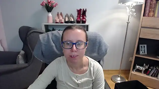 Snapshot of sweetxLizzy chatting on 10-02-25, 04:30 sweetxLizzy online show from 10-02-25, 04:30