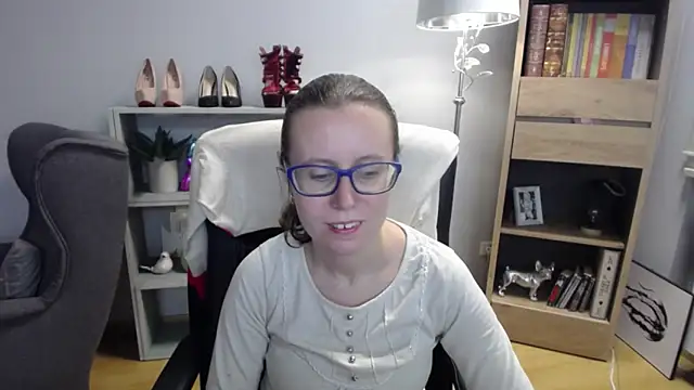 Snapshot of sweetxLizzy chatting on 11-05-25, 05:29 sweetxLizzy online show from 11-05-25, 05:29