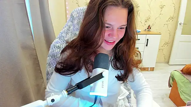 yourdreamm  online show from 10-20-25, 08:15