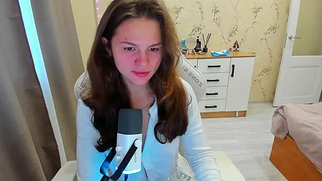 yourdreamm  online show from 10-22-25, 07:08