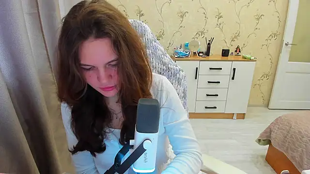 yourdreamm  online show from 10-23-25, 08:02