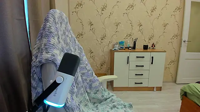 yourdreamm  online show from 10-24-25, 07:38