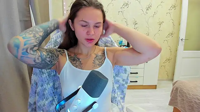 yourdreamm  online show from 10-27-25, 10:08