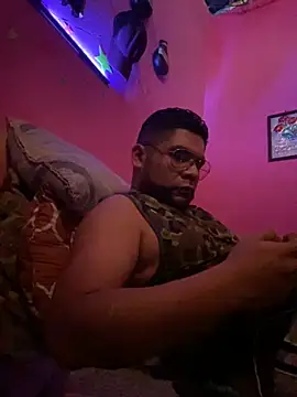 Snapshot of RandalHot chatting on 10-21-25, 03:46 RandalHot online show from 10-21-25, 03:46