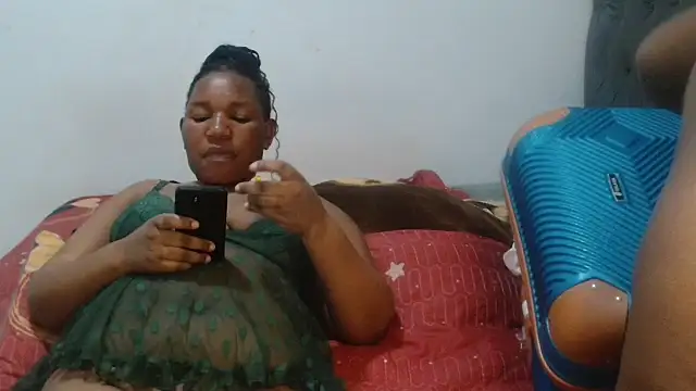 Mia-CharmsX online show from 10-24-25, 05:09