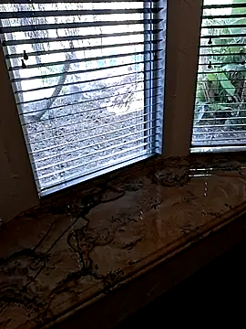 Snapshot of guy_manley chatting on 10-28-25, 07:27 guy manley online show from 10-28-25, 07:27