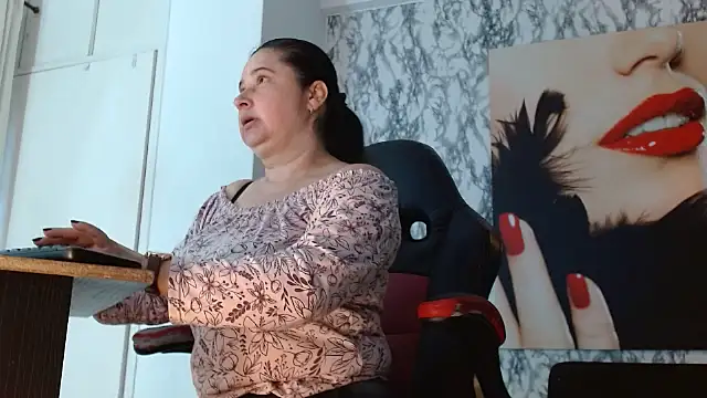 Snapshot of mariani_smith chatting on 09-15-25, 11:54 mariani smith online show from 09-15-25, 11:54