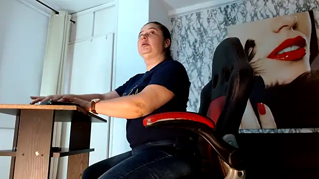 Snapshot of mariani_smith chatting on 09-16-25, 12:06 mariani smith online show from 09-16-25, 12:06