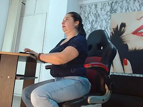 Snapshot of mariani_smith chatting on 10-04-25, 11:52 mariani smith online show from 10-04-25, 11:52