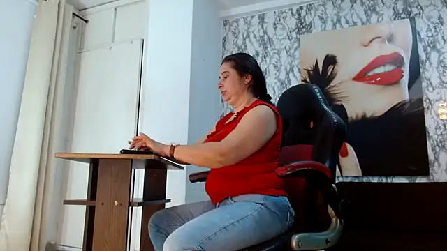 Snapshot of mariani_smith chatting on 10-08-25, 12:03 mariani smith online show from 10-08-25, 12:03