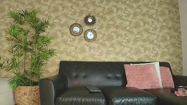 Snapshot of katspicy_ chatting on 09-29-25, 12:43 katspicy online show from 09-29-25, 12:43