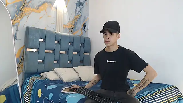 TWINKS BOYS1 online show from 02-04-26, 07:31