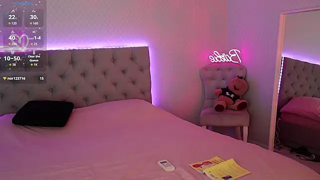 Snapshot of Katherinepinke chatting on 09-25-25, 10:08 Katherinepinke online show from 09-25-25, 10:08