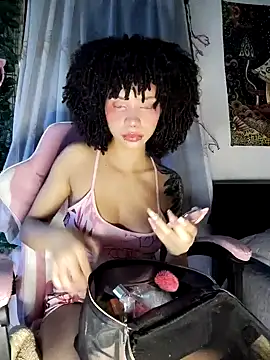 Snapshot of bettyboo2801 chatting on 03-06-26, 11:01 bettyboo2801 online show from 03-06-26, 11:01