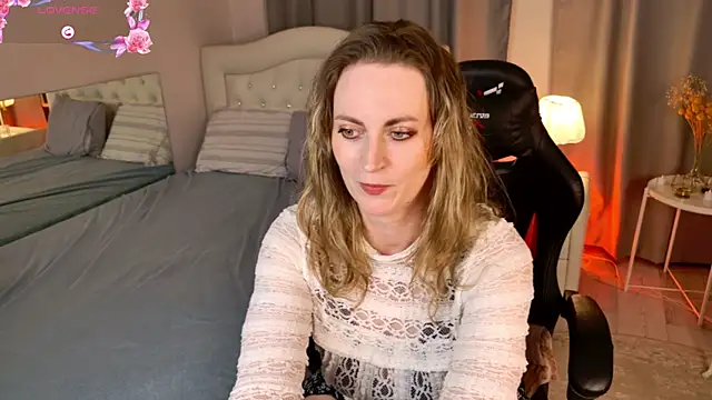 lana glow online show from 10-03-25, 08:39
