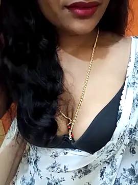 Snapshot of Dharshini_7 chatting on 10-28-25, 06:54 Dharshini 7 online show from 10-28-25, 06:54