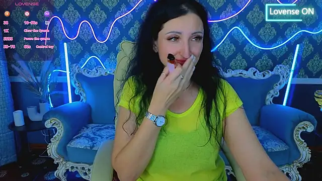 MissRossi online show from 11-18-25, 08:02