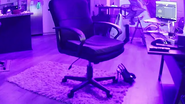 glitterboxx online show from 06-18-26, 04:35