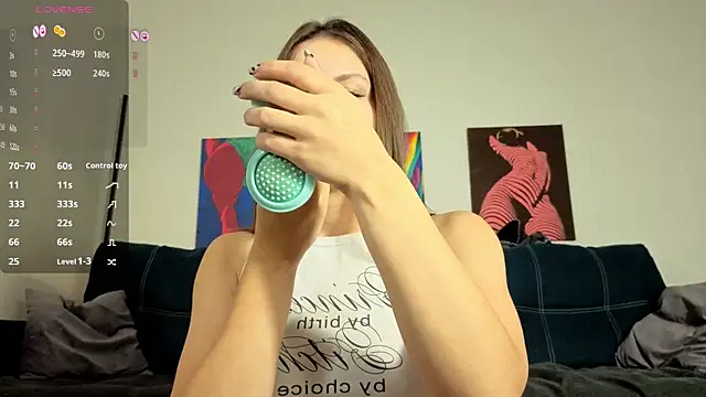 TrixiBell online show from 09-27-25, 04:28