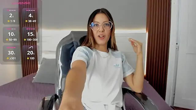 Snapshot of Emmy_Meadows chatting on 09-22-25, 07:05 Emmy Meadows online show from 09-22-25, 07:05