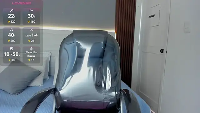 Snapshot of Emmy_Meadows chatting on 09-29-25, 07:19 Emmy Meadows online show from 09-29-25, 07:19