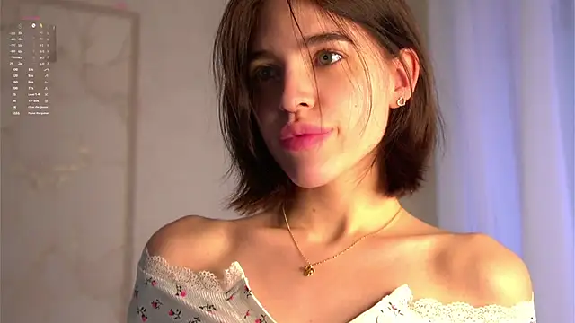 Snapshot of EleneButton chatting on 03-08-26, 01:03 EleneButton online show from 03-08-26, 01:03