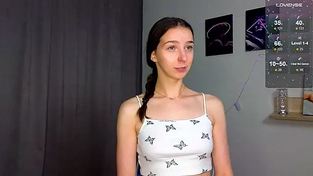 Snapshot of Made_for_Love chatting on 09-29-25, 02:11 Made for Love online show from 09-29-25, 02:11