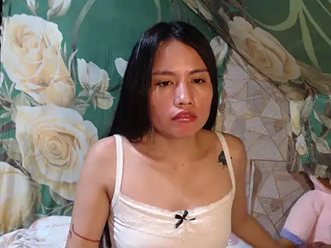 UrKitty lover18 online show from 05-18-26, 11:21