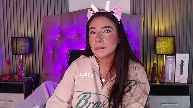 Bonnali lune online show from 10-21-25, 10:32