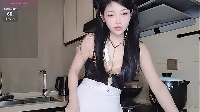 Snapshot of Coco--01 chatting on 09-24-25, 12:03 Coco--01 online show from 09-24-25, 12:03