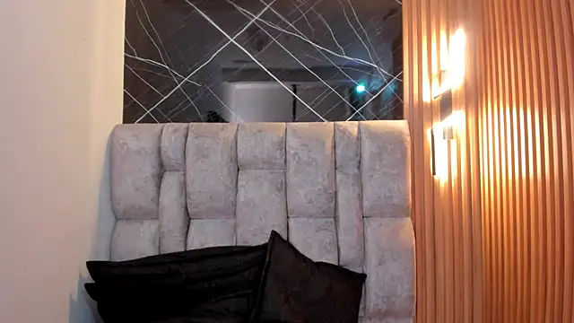 roxanne dl online show from 09-25-25, 11:47